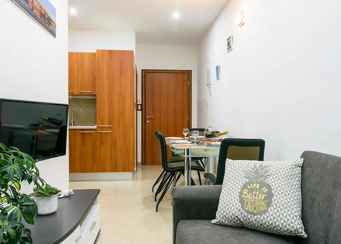 B-2you * Трогир