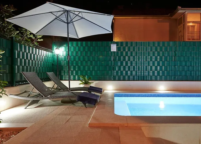 B-2you * Трогир