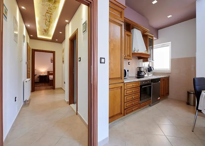 Апартаменты B-2you Трогир