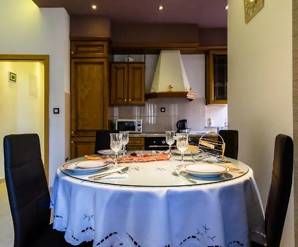 B-2you Апартаменты *